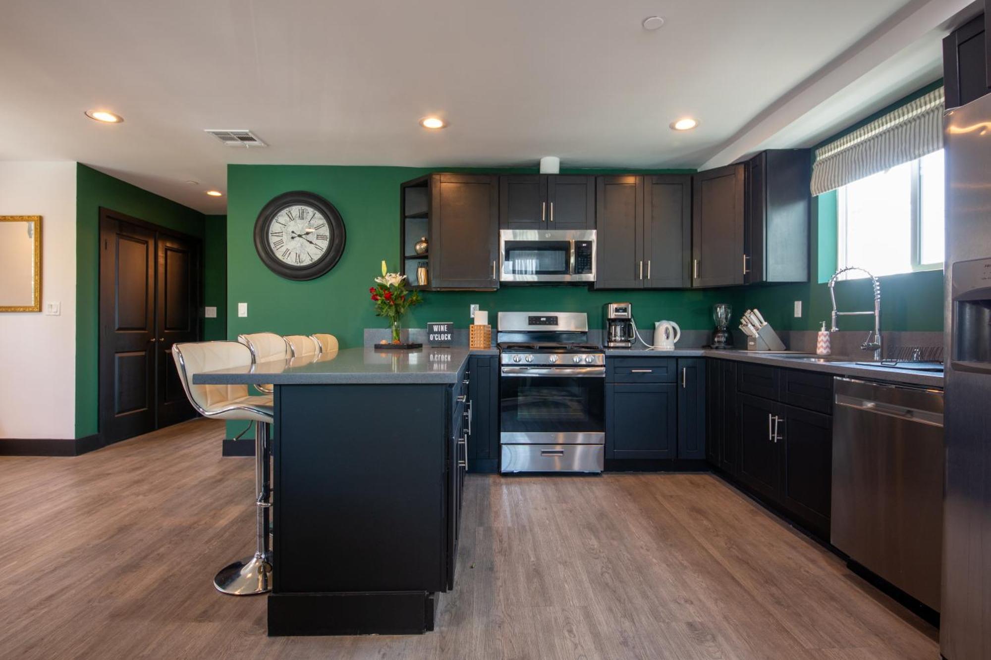 Spacious Luxury In The Heart Of La! Free Parking And Jacuzzi Pousada *