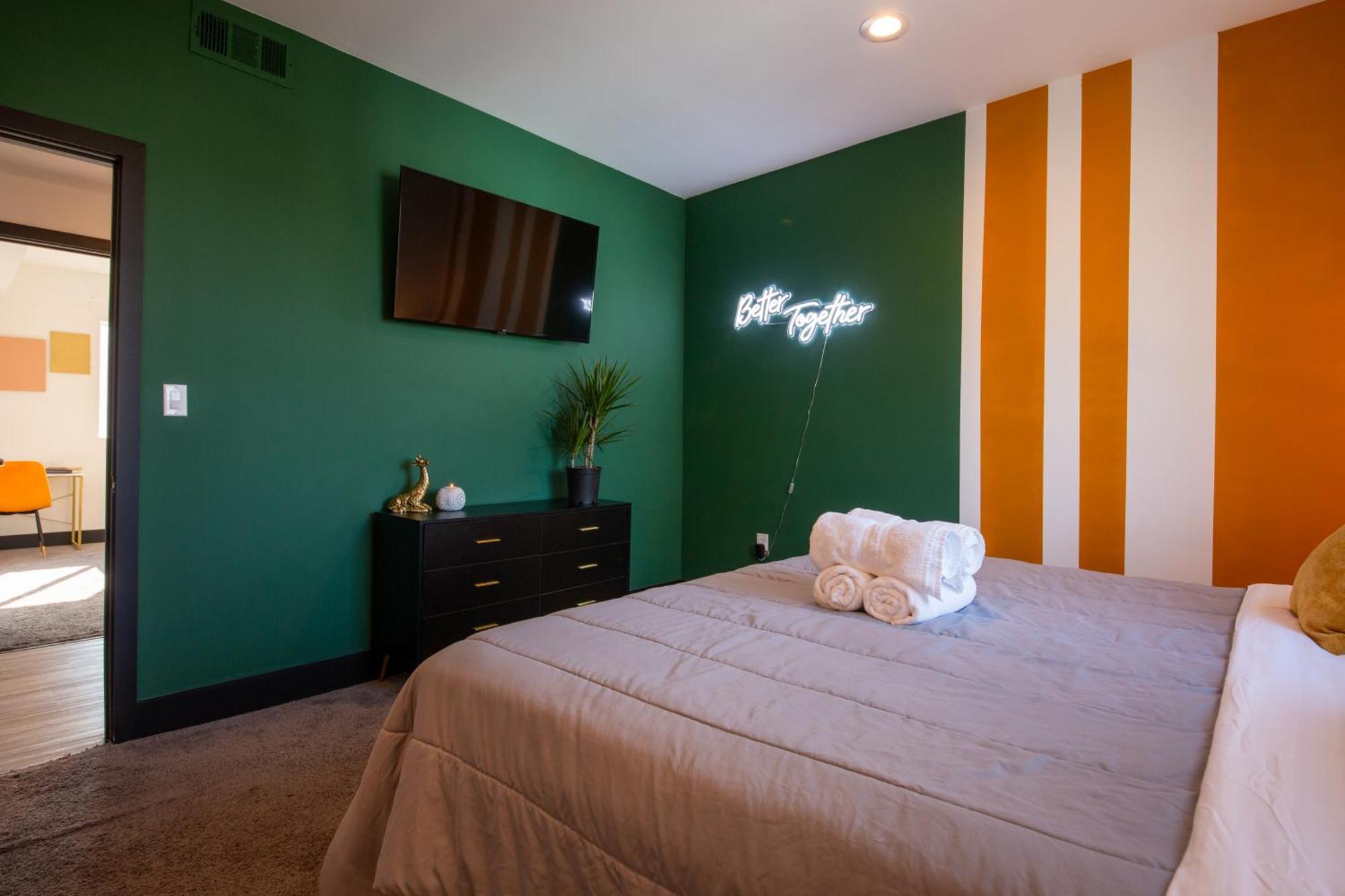 Pousada Spacious Luxury In The Heart Of La! Free Parking And Jacuzzi Los Angeles