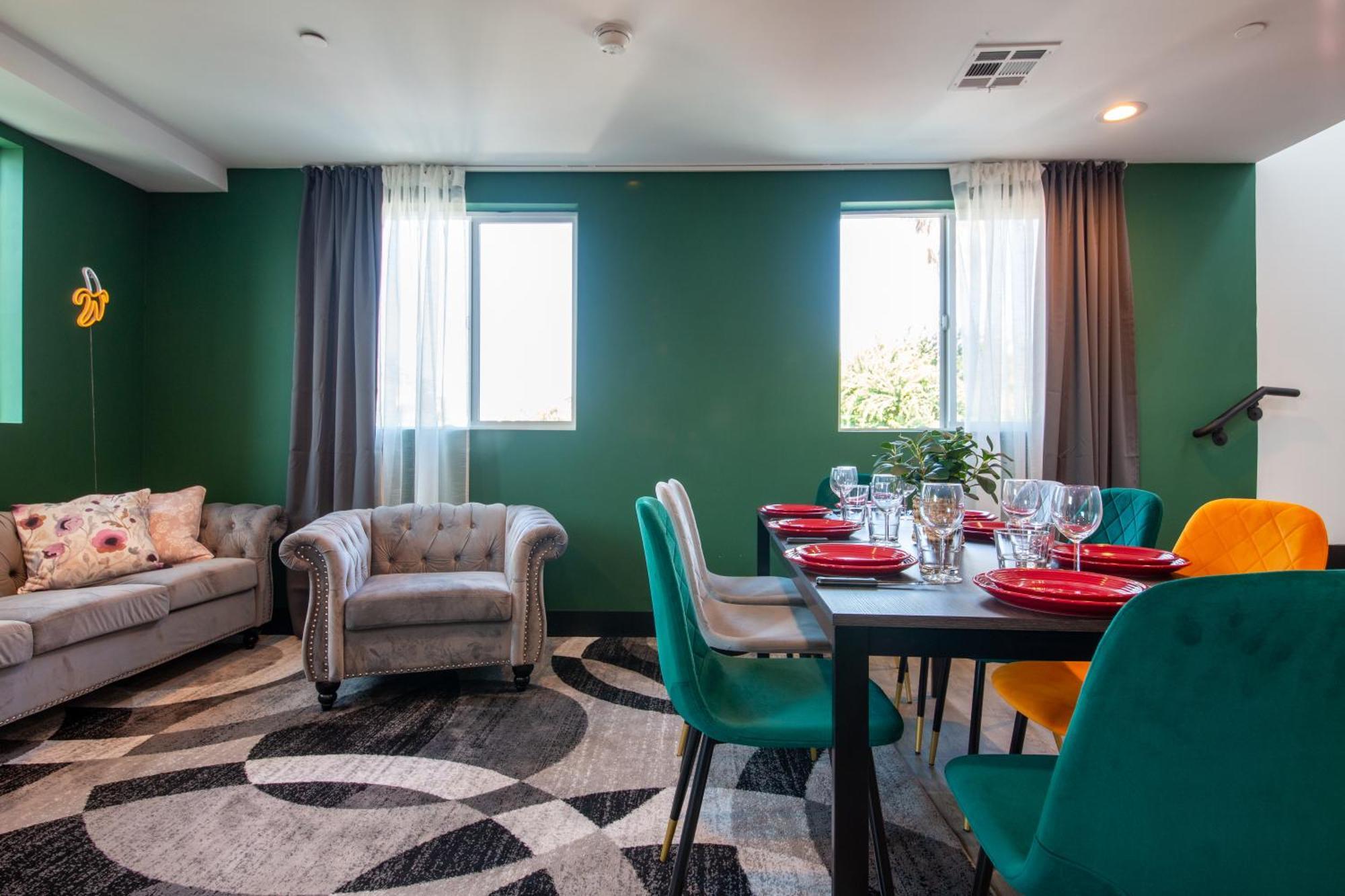 Pousada Spacious Luxury In The Heart Of La! Free Parking And Jacuzzi *