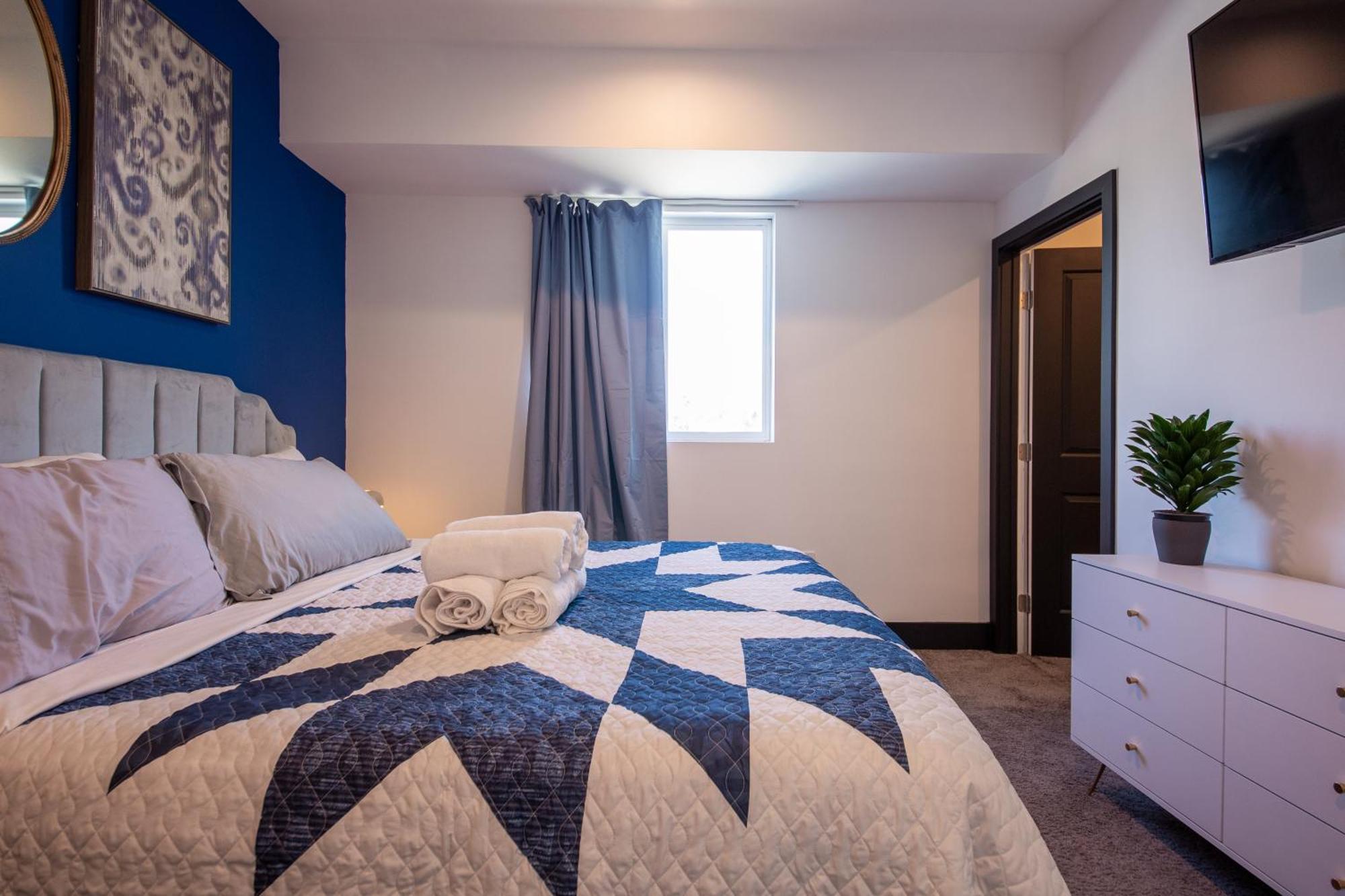 Pousada Spacious Luxury In The Heart Of La! Free Parking And Jacuzzi *