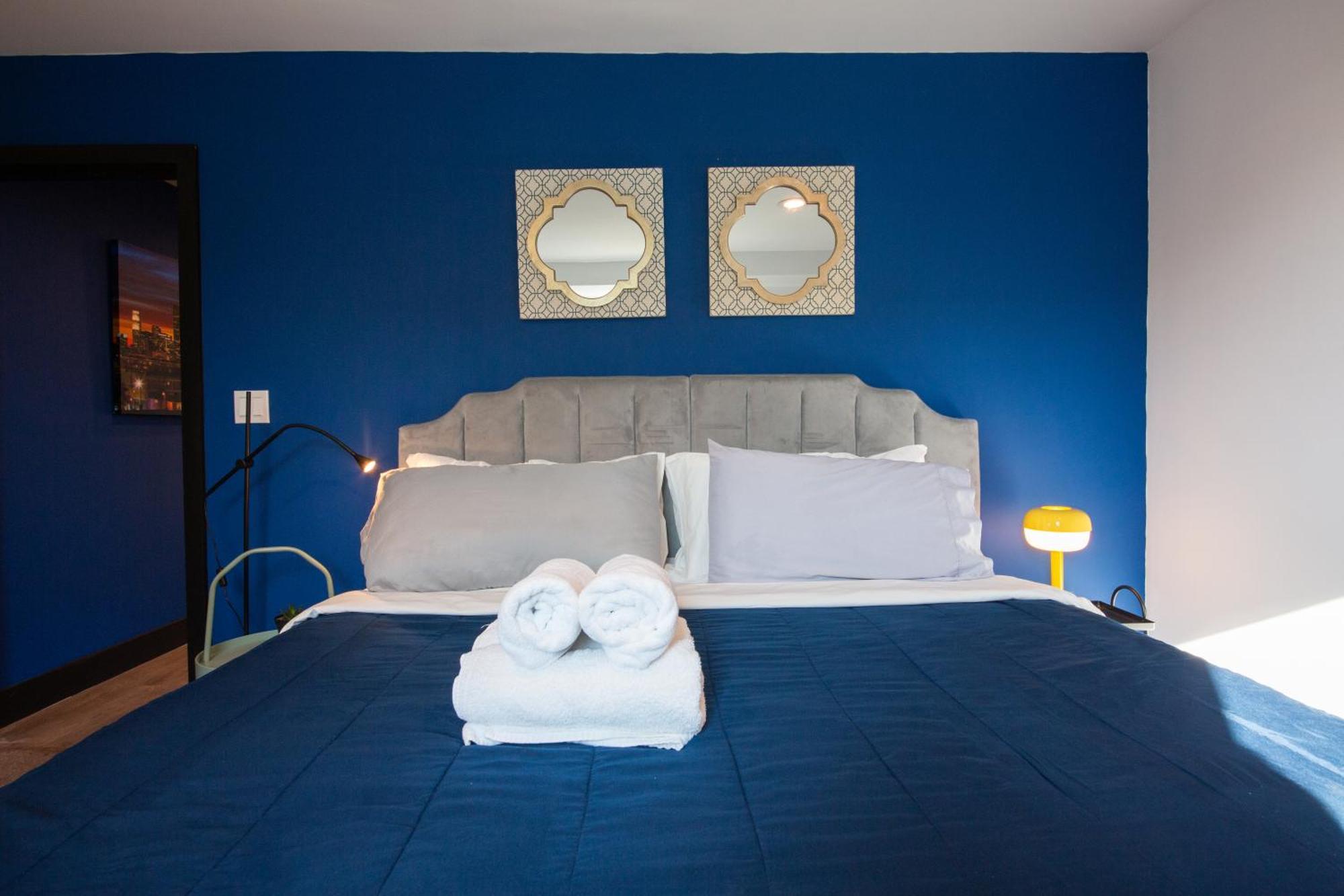 Pousada Spacious Luxury In The Heart Of La! Free Parking And Jacuzzi Los Angeles