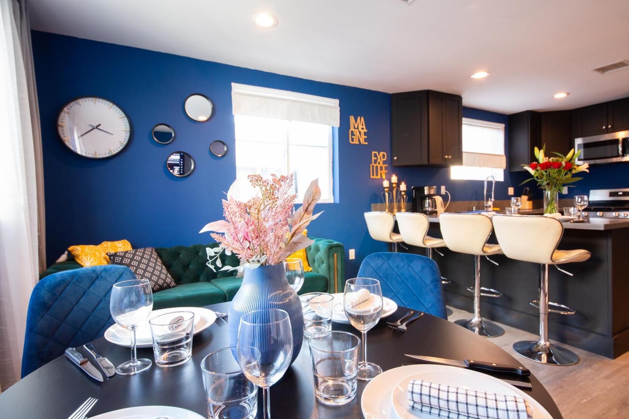 Spacious Luxury In The Heart Of La! Free Parking And Jacuzzi Pousada