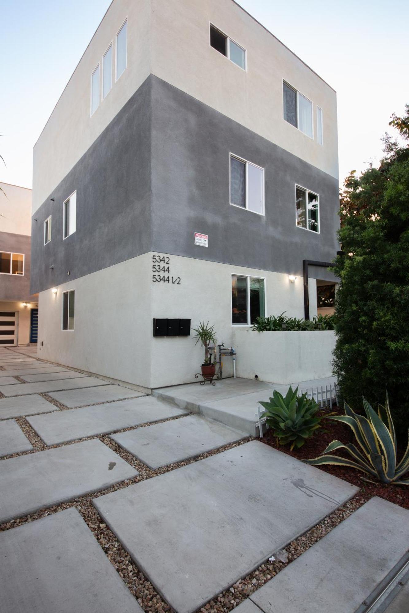 Spacious Luxury In The Heart Of La! Free Parking And Jacuzzi *