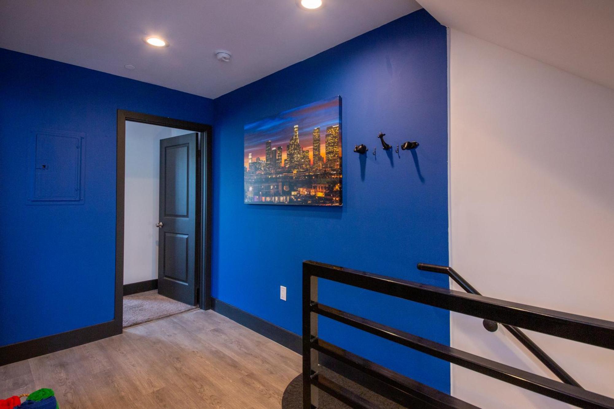Spacious Luxury In The Heart Of La! Free Parking And Jacuzzi